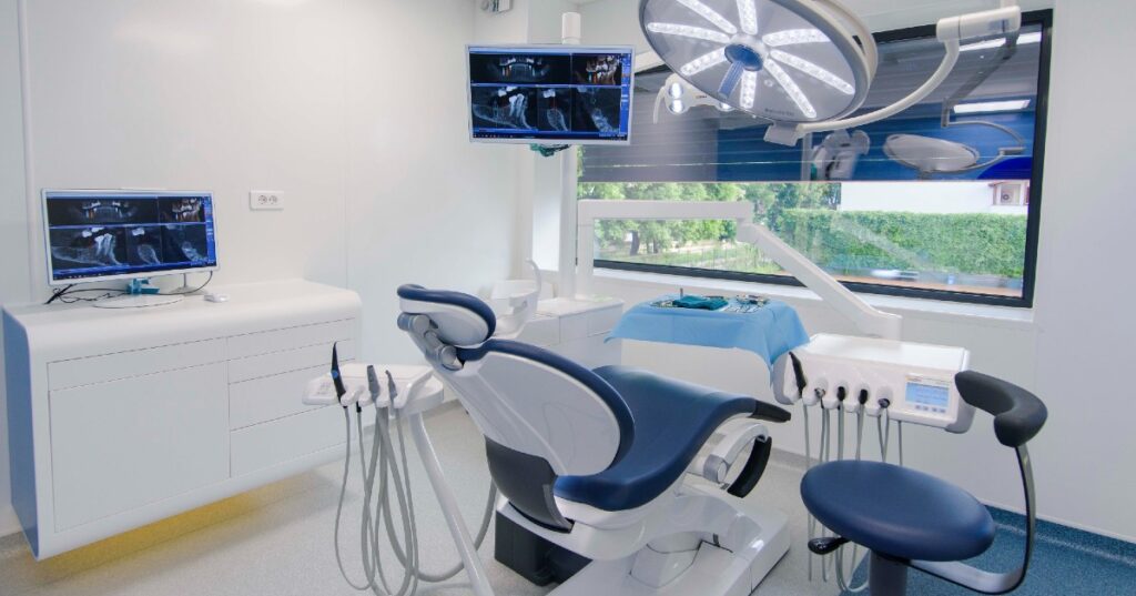 chirurge-dentara-bucuresti-trident